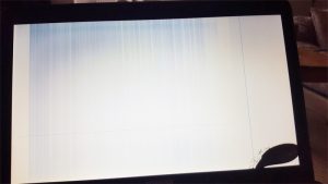 2603 cach tu sua man hinh laptop bi chay muc nhung dieu can luu y 1