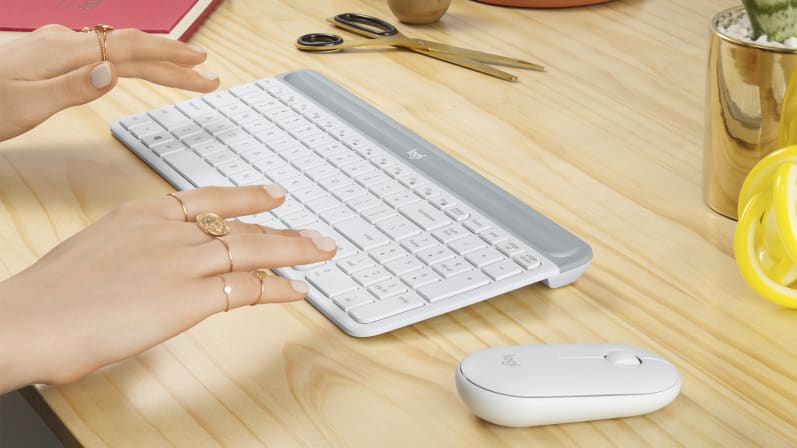 Bộ Bàn phím chuột không dây Logitech MK470 Trắng (USB) 3